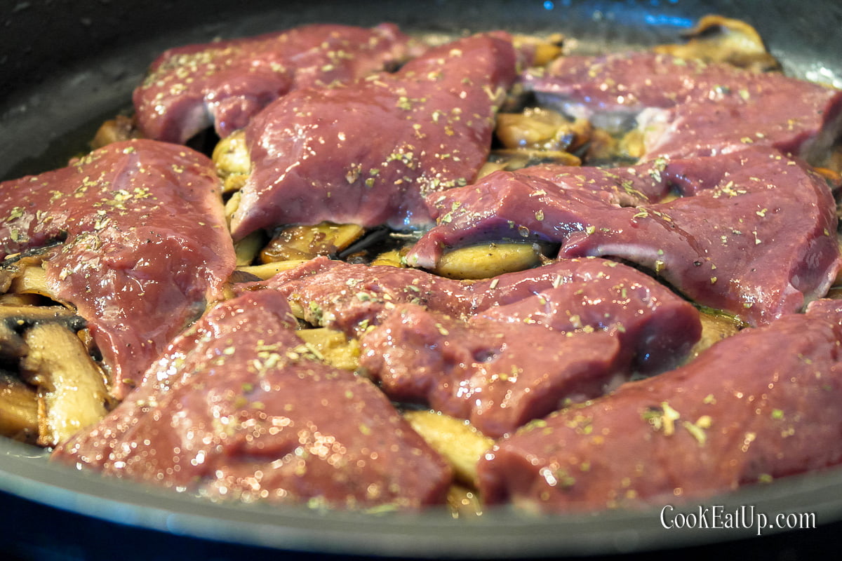 Beef liver with mushrooms Ηow to make it soft and juicy ⋆ Cook Eat Up!