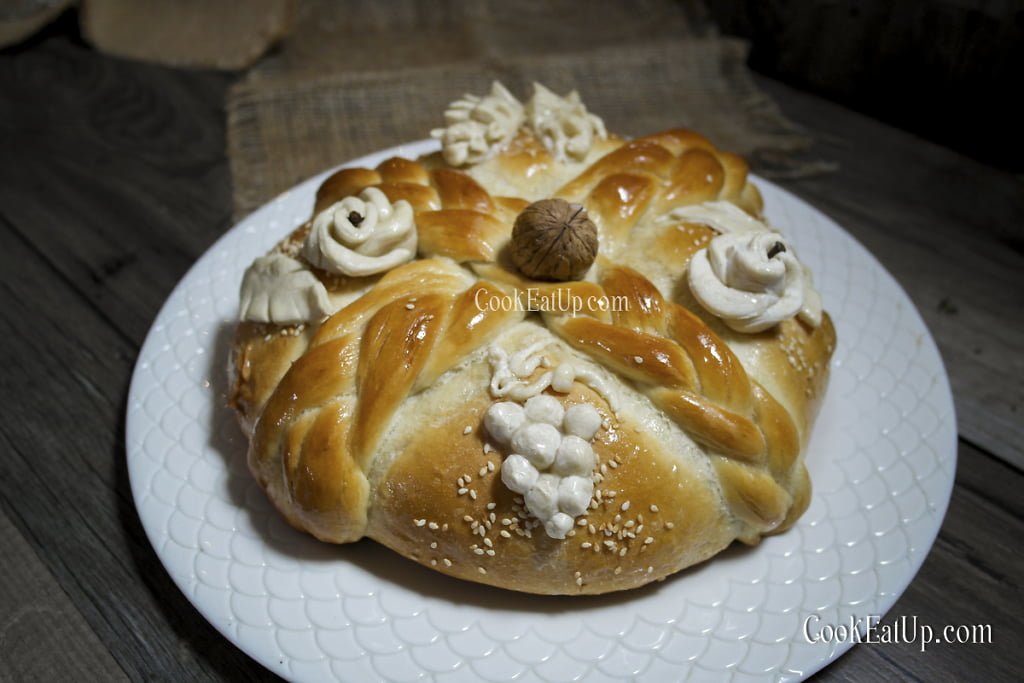 Christopsomo, the Greek Christmas bread